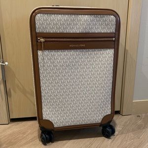 LAST ONE- NWT Michael Kors Travel Trolley